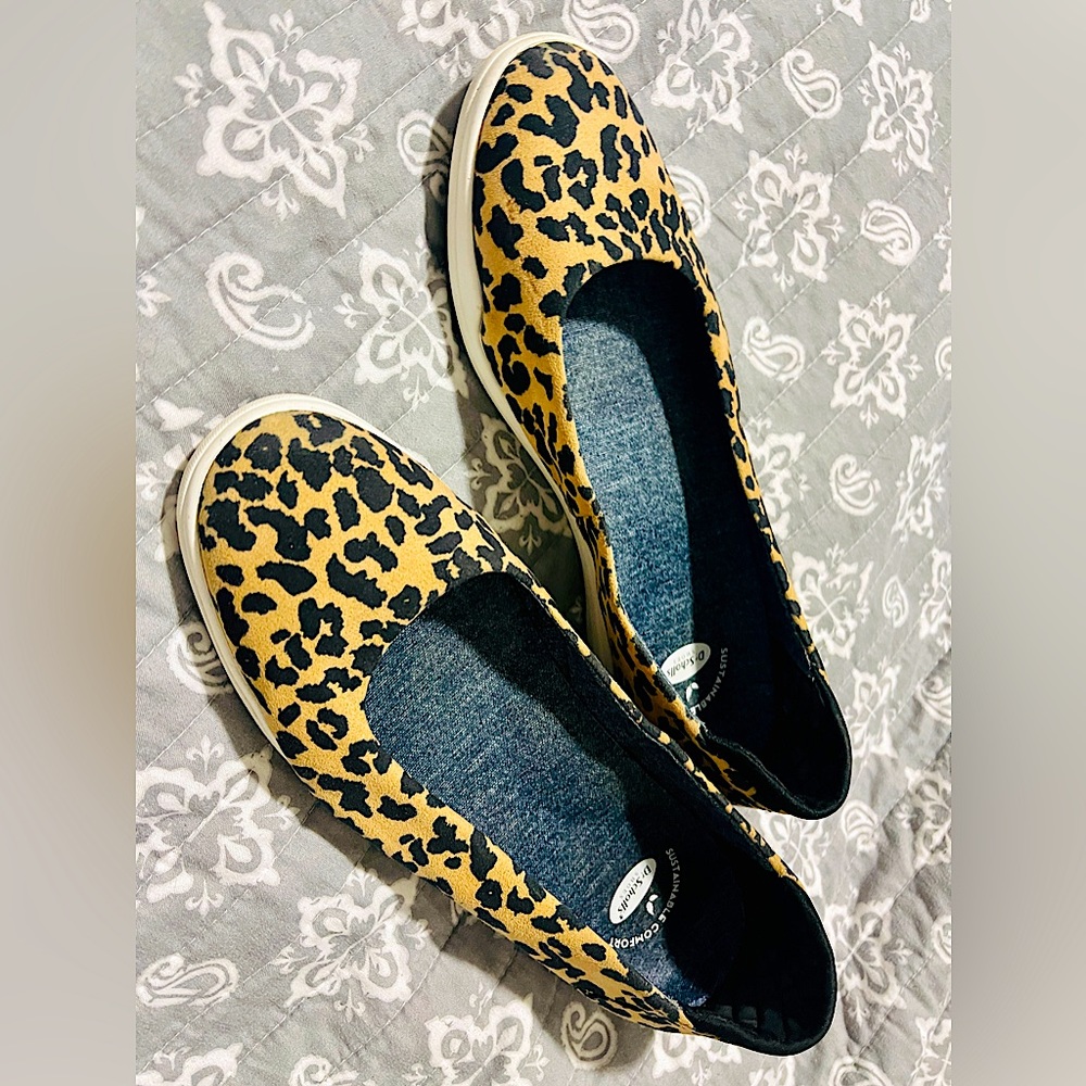 Adorable 🥰 Leopard Print Shoes🌟FREE Shipping🌟